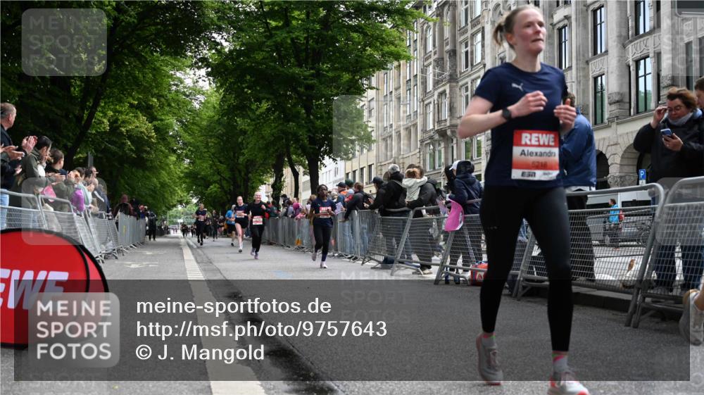 14.06.2026 - REWE Women's Run J. Mangold http://msf.ph/oto/9757643 14.06.2026 10:56:52 Ziel 5218, 5500, 5552, 5640, 5804, 5872 meine-sportfotos.de