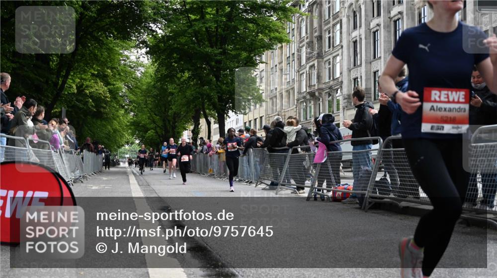 14.06.2026 - REWE Women's Run J. Mangold http://msf.ph/oto/9757645 14.06.2026 10:56:52 Ziel 5218, 5500, 5552, 5640, 5804, 5872 meine-sportfotos.de