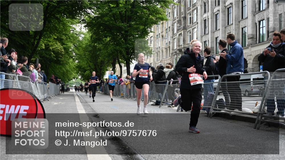 14.06.2026 - REWE Women's Run J. Mangold http://msf.ph/oto/9757676 14.06.2026 10:56:56 Ziel 5048, 5333, 5500, 5683, 5804, 5872 meine-sportfotos.de