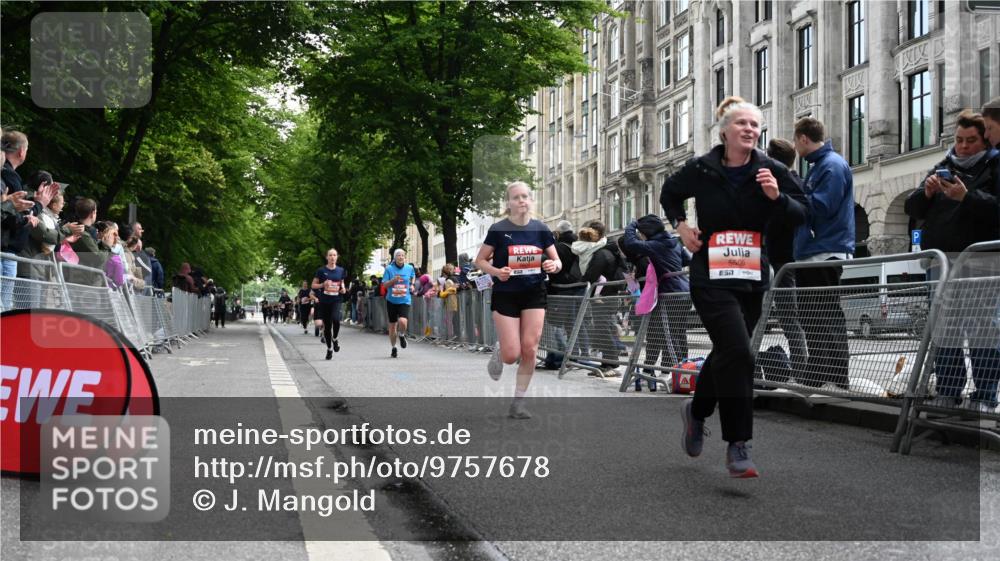 14.06.2026 - REWE Women's Run J. Mangold http://msf.ph/oto/9757678 14.06.2026 10:56:56 Ziel 5048, 5333, 5500, 5683, 5804, 5872 meine-sportfotos.de