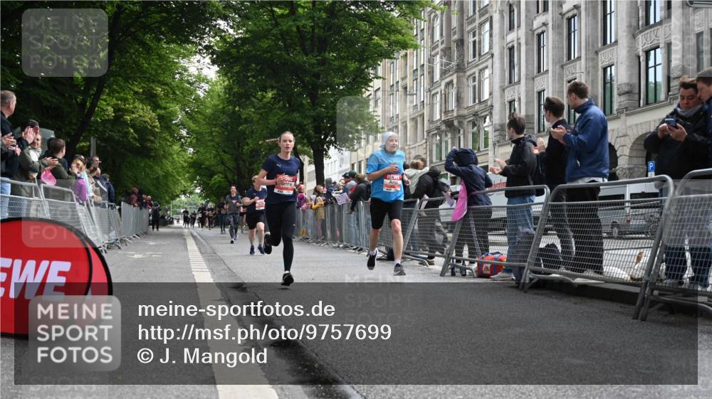 14.06.2026 - REWE Women's Run J. Mangold http://msf.ph/oto/9757699 14.06.2026 10:56:58 Ziel 5048, 5333, 5500, 5683, 5804, 5872 meine-sportfotos.de