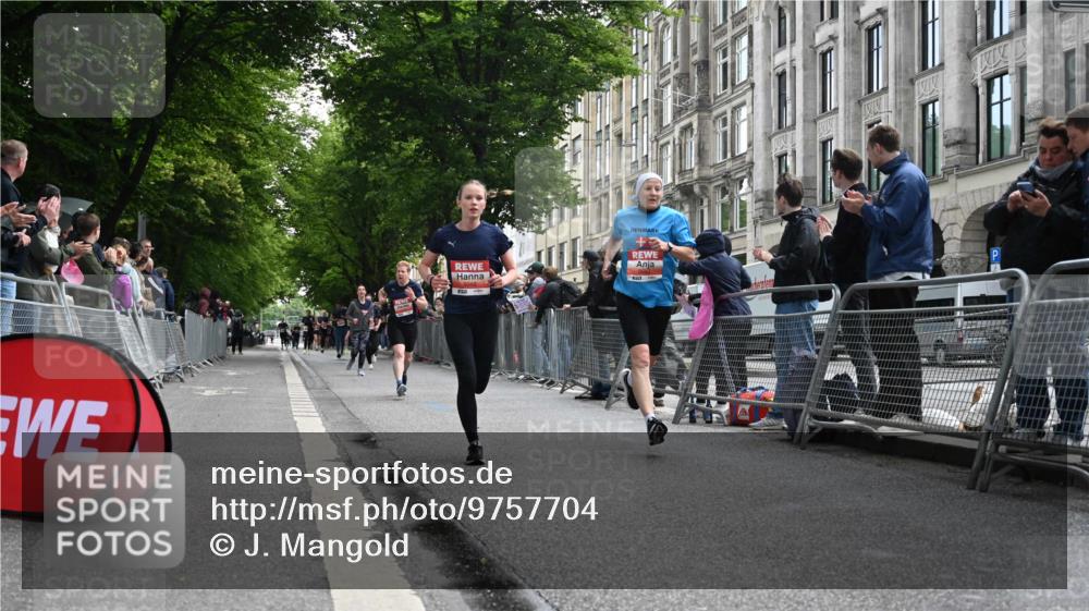 14.06.2026 - REWE Women's Run J. Mangold http://msf.ph/oto/9757704 14.06.2026 10:56:59 Ziel 5048, 5333, 5500, 5683, 5804, 5872, 5913, 5933 meine-sportfotos.de