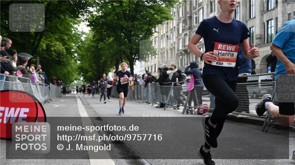 14.06.2026 - REWE Women's Run J. Mangold http://msf.ph/oto/9757716 14.06.2026 10:57:00 Ziel 5048, 5333, 5500, 5683, 5804, 5913, 5933 meine-sportfotos.de
