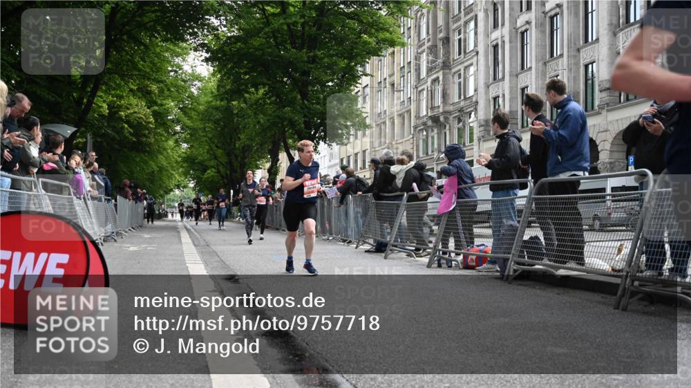 14.06.2026 - REWE Women's Run J. Mangold http://msf.ph/oto/9757718 14.06.2026 10:57:00 Ziel 5048, 5333, 5500, 5683, 5804, 5913, 5933 meine-sportfotos.de
