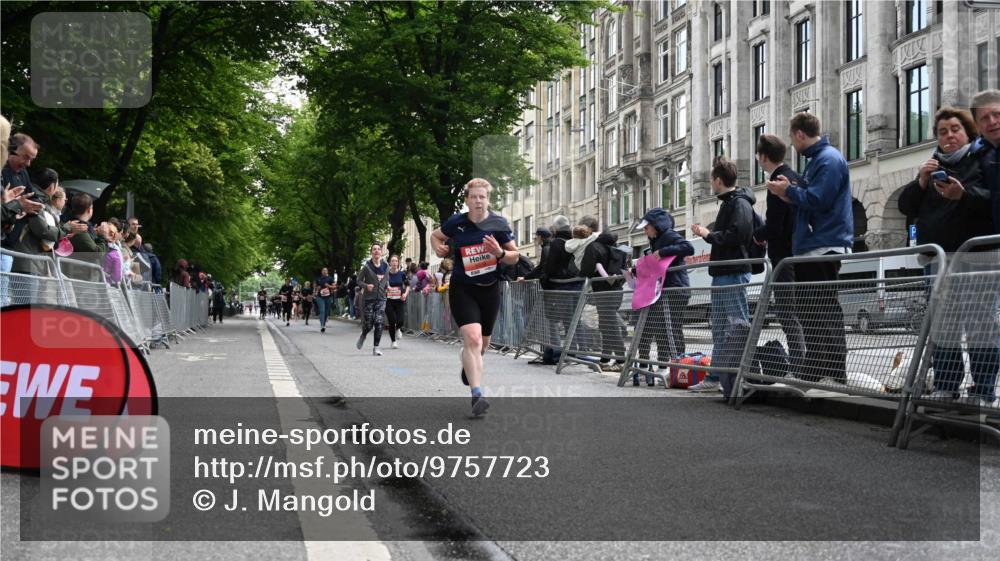 14.06.2026 - REWE Women's Run J. Mangold http://msf.ph/oto/9757723 14.06.2026 10:57:01 Ziel 5048, 5333, 5683, 5753, 5913, 5933 meine-sportfotos.de