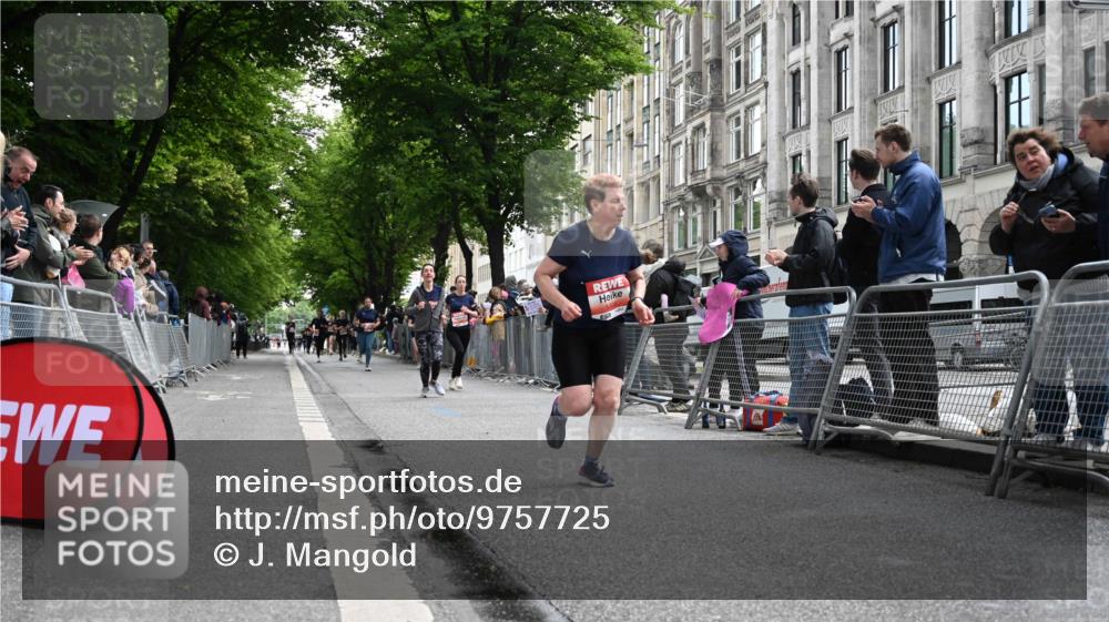 14.06.2026 - REWE Women's Run J. Mangold http://msf.ph/oto/9757725 14.06.2026 10:57:01 Ziel 5048, 5333, 5683, 5753, 5913, 5933 meine-sportfotos.de