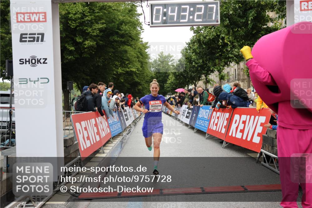 14.06.2026 - REWE Women's Run Strokosch-Dieckow http://msf.ph/oto/9757728 14.06.2026 09:43:49 Ziel 10848, 11508 meine-sportfotos.de