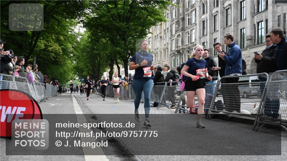 14.06.2026 - REWE Women's Run J. Mangold http://msf.ph/oto/9757775 14.06.2026 10:57:07 Ziel 5006, 5202, 5228, 5753, 5806, 5913, 5933 meine-sportfotos.de