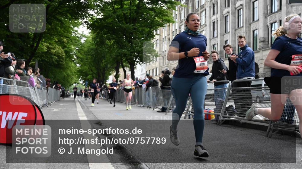 14.06.2026 - REWE Women's Run J. Mangold http://msf.ph/oto/9757789 14.06.2026 10:57:08 Ziel 5006, 5202, 5228, 5499, 5753, 5806, 5913, 5933 meine-sportfotos.de