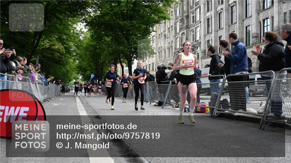 14.06.2026 - REWE Women's Run J. Mangold http://msf.ph/oto/9757819 14.06.2026 10:57:11 Ziel 5006, 5202, 5228, 5499, 5753, 5806, 5924 meine-sportfotos.de