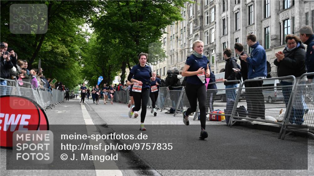14.06.2026 - REWE Women's Run J. Mangold http://msf.ph/oto/9757835 14.06.2026 10:57:12 Ziel 5006, 5202, 5228, 5499, 5806, 5924 meine-sportfotos.de