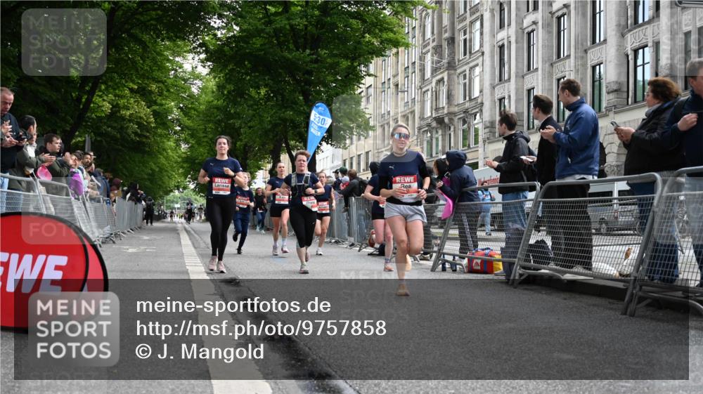 14.06.2026 - REWE Women's Run J. Mangold http://msf.ph/oto/9757858 14.06.2026 10:57:18 Ziel 5255, 5280, 5381, 5396, 5499, 5712, 5778, 5904, 5924 meine-sportfotos.de