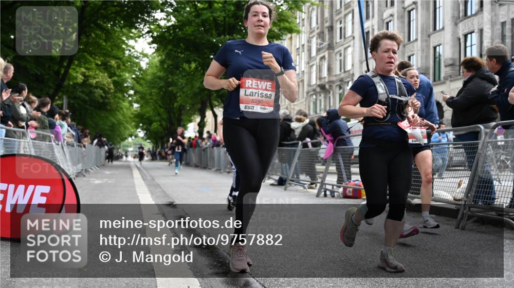14.06.2026 - REWE Women's Run J. Mangold http://msf.ph/oto/9757882 14.06.2026 10:57:20 Ziel 5255, 5280, 5381, 5396, 5712, 5778, 5904, 5905 meine-sportfotos.de