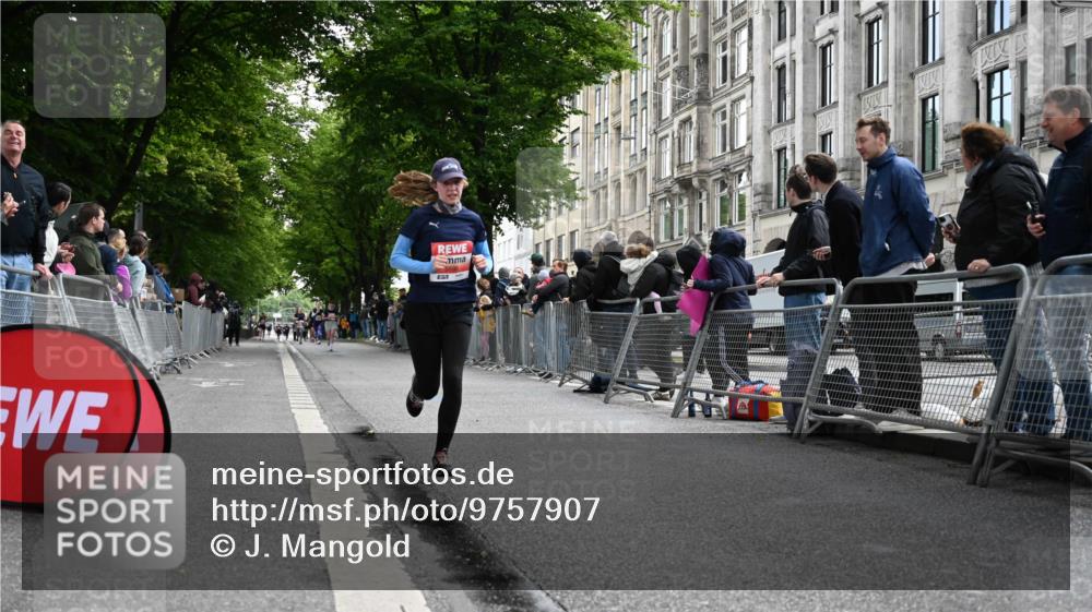 14.06.2026 - REWE Women's Run J. Mangold http://msf.ph/oto/9757907 14.06.2026 10:57:31 Ziel 5394, 5598 meine-sportfotos.de