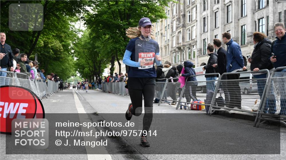 14.06.2026 - REWE Women's Run J. Mangold http://msf.ph/oto/9757914 14.06.2026 10:57:32 Ziel 5394, 5598 meine-sportfotos.de