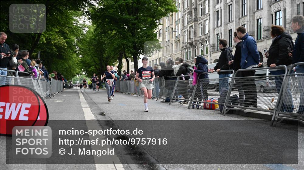 14.06.2026 - REWE Women's Run J. Mangold http://msf.ph/oto/9757916 14.06.2026 10:57:43 Ziel 5047, 5132, 5581, 5729 meine-sportfotos.de