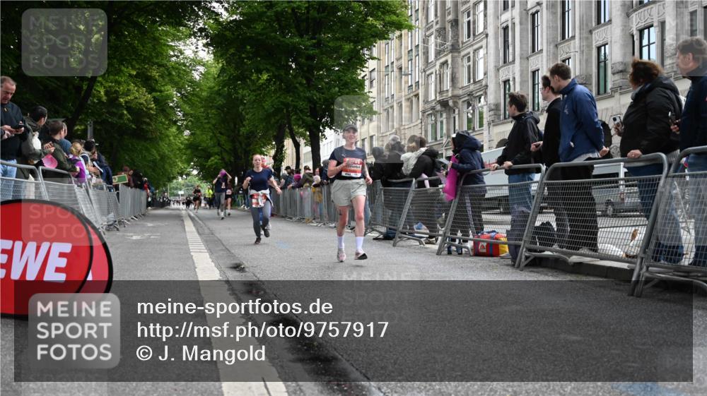 14.06.2026 - REWE Women's Run J. Mangold http://msf.ph/oto/9757917 14.06.2026 10:57:43 Ziel 5047, 5132, 5581, 5729 meine-sportfotos.de