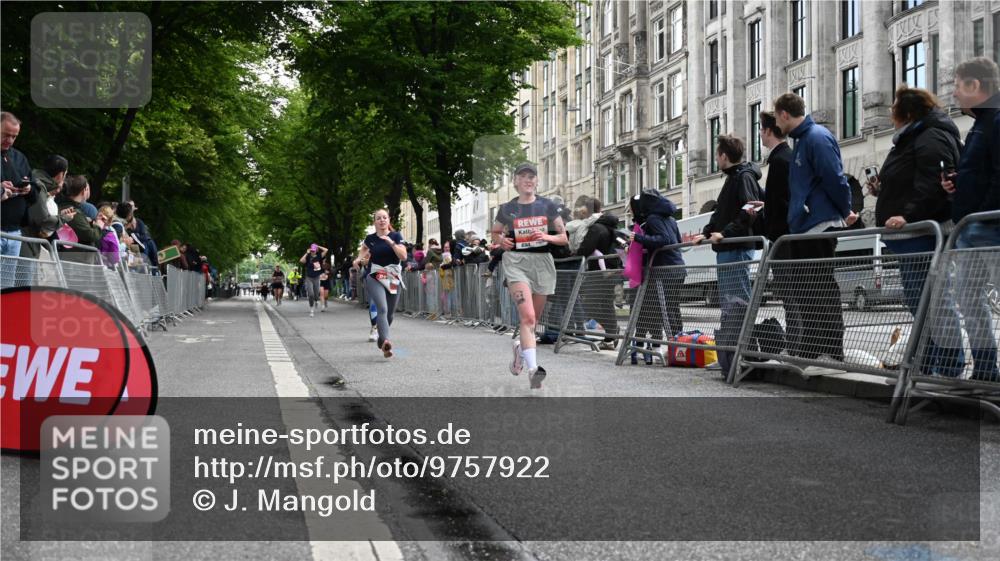 14.06.2026 - REWE Women's Run J. Mangold http://msf.ph/oto/9757922 14.06.2026 10:57:43 Ziel 5047, 5132, 5581, 5729 meine-sportfotos.de
