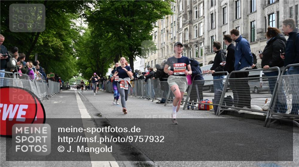 14.06.2026 - REWE Women's Run J. Mangold http://msf.ph/oto/9757932 14.06.2026 10:57:44 Ziel 5047, 5132, 5581, 5686, 5729 meine-sportfotos.de