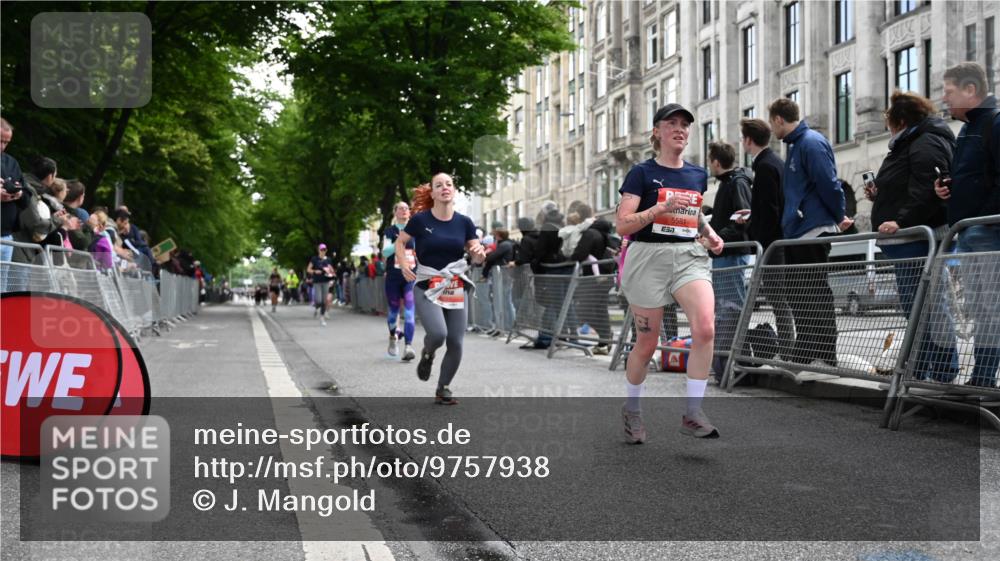 14.06.2026 - REWE Women's Run J. Mangold http://msf.ph/oto/9757938 14.06.2026 10:57:44 Ziel 5047, 5132, 5581, 5686, 5729 meine-sportfotos.de