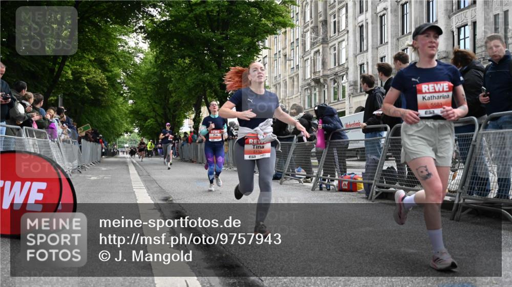 14.06.2026 - REWE Women's Run J. Mangold http://msf.ph/oto/9757943 14.06.2026 10:57:45 Ziel 5047, 5132, 5581, 5686, 5729 meine-sportfotos.de