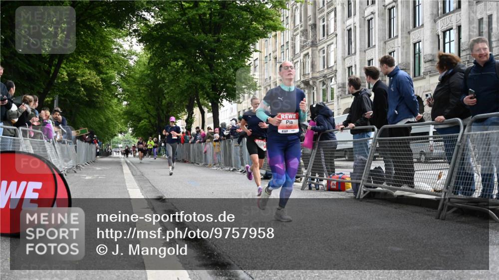 14.06.2026 - REWE Women's Run J. Mangold http://msf.ph/oto/9757958 14.06.2026 10:57:47 Ziel 5047, 5132, 5505, 5581, 5686, 5729 meine-sportfotos.de