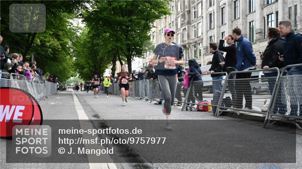 14.06.2026 - REWE Women's Run J. Mangold http://msf.ph/oto/9757977 14.06.2026 10:57:50 Ziel 5047, 5505, 5604, 5661, 5686, 5729 meine-sportfotos.de