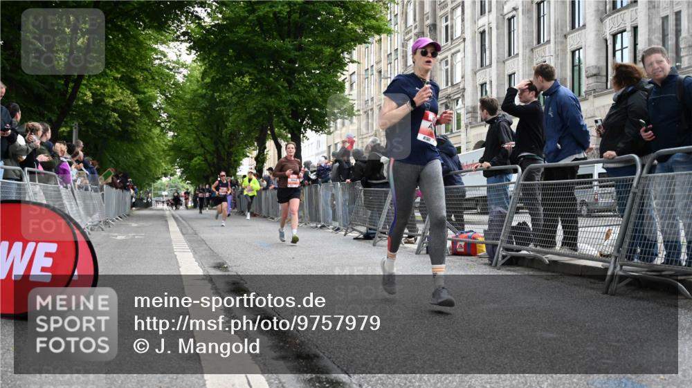 14.06.2026 - REWE Women's Run J. Mangold http://msf.ph/oto/9757979 14.06.2026 10:57:50 Ziel 5047, 5505, 5604, 5661, 5686, 5729 meine-sportfotos.de