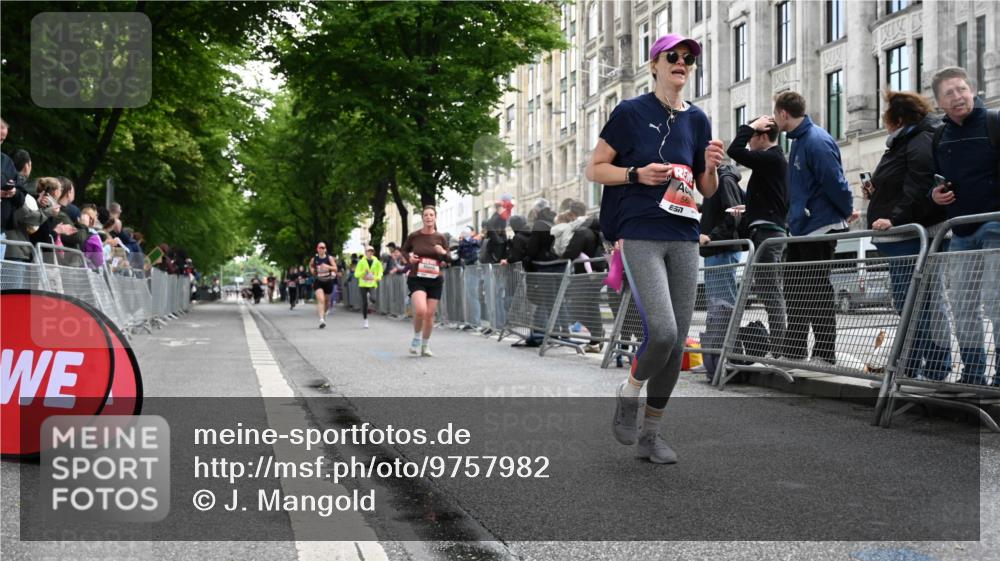 14.06.2026 - REWE Women's Run J. Mangold http://msf.ph/oto/9757982 14.06.2026 10:57:50 Ziel 5047, 5505, 5604, 5661, 5686, 5729 meine-sportfotos.de
