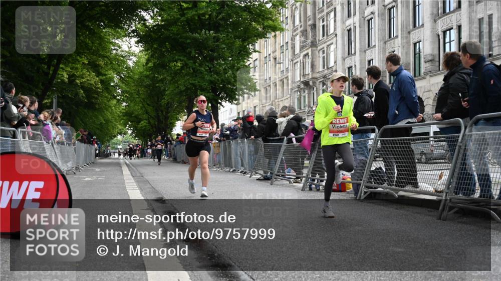 14.06.2026 - REWE Women's Run J. Mangold http://msf.ph/oto/9757999 14.06.2026 10:57:54 Ziel 5113, 5505, 5604, 5661, 5686 meine-sportfotos.de