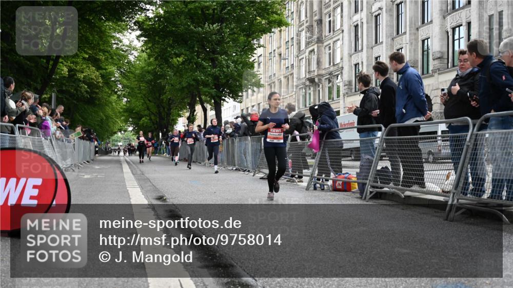 14.06.2026 - REWE Women's Run J. Mangold http://msf.ph/oto/9758014 14.06.2026 10:58:01 Ziel 5111, 5113, 5320, 5679, 5898 meine-sportfotos.de