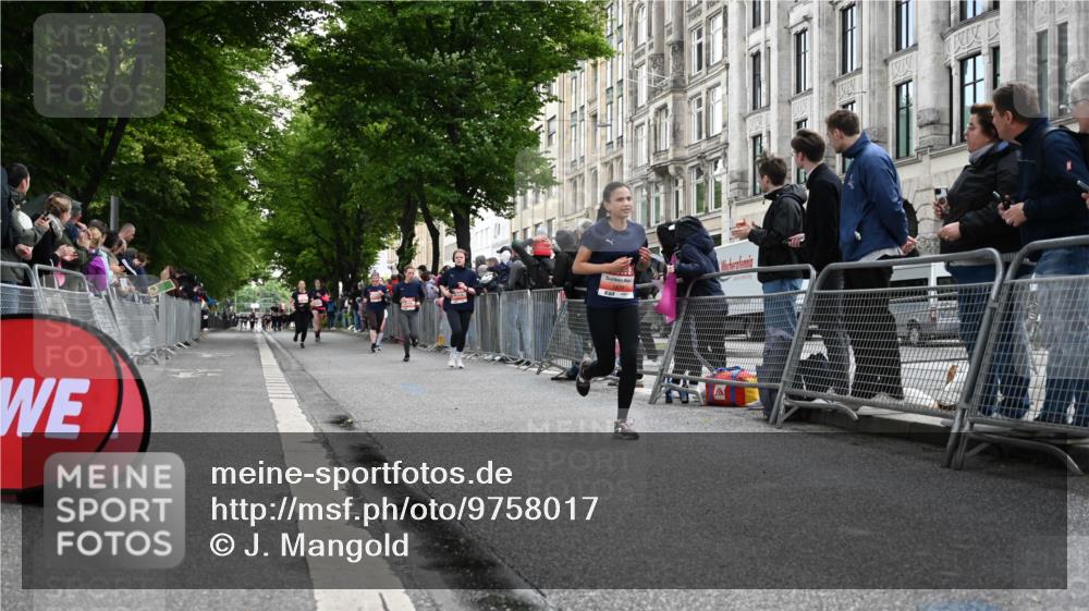 14.06.2026 - REWE Women's Run J. Mangold http://msf.ph/oto/9758017 14.06.2026 10:58:01 Ziel 5111, 5113, 5320, 5679, 5898 meine-sportfotos.de