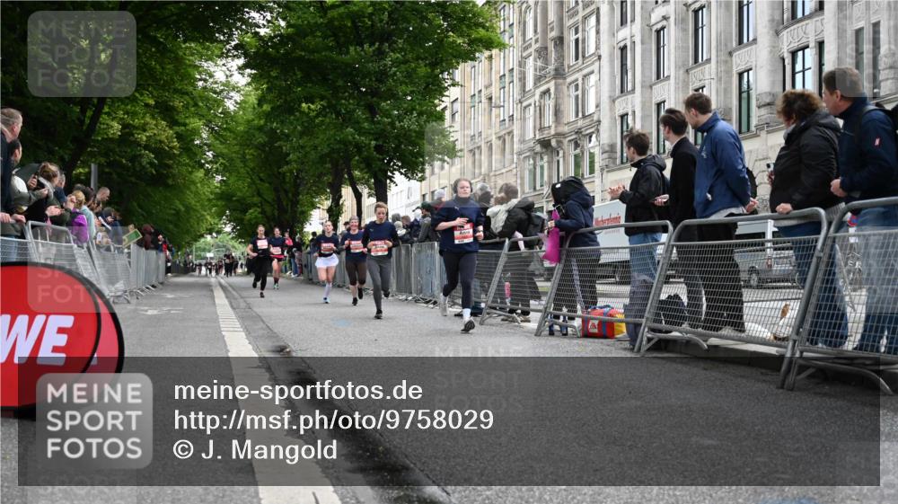 14.06.2026 - REWE Women's Run J. Mangold http://msf.ph/oto/9758029 14.06.2026 10:58:03 Ziel 5111, 5113, 5303, 5320, 5679, 5871, 5898 meine-sportfotos.de