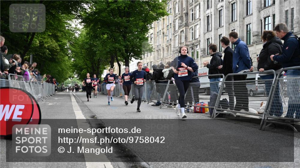 14.06.2026 - REWE Women's Run J. Mangold http://msf.ph/oto/9758042 14.06.2026 10:58:05 Ziel 5111, 5303, 5320, 5679, 5871, 5898 meine-sportfotos.de