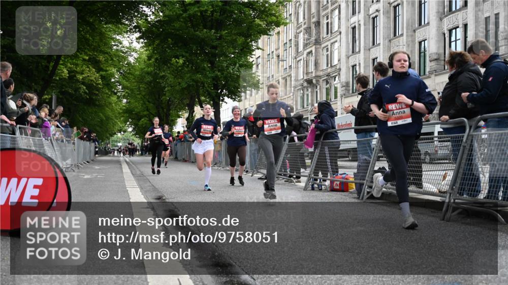 14.06.2026 - REWE Women's Run J. Mangold http://msf.ph/oto/9758051 14.06.2026 10:58:05 Ziel 5111, 5303, 5320, 5679, 5871, 5898 meine-sportfotos.de