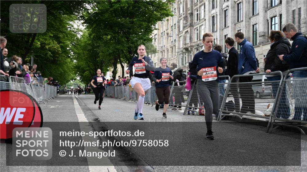 14.06.2026 - REWE Women's Run J. Mangold http://msf.ph/oto/9758058 14.06.2026 10:58:06 Ziel 5107, 5111, 5303, 5320, 5679, 5871, 5898 meine-sportfotos.de