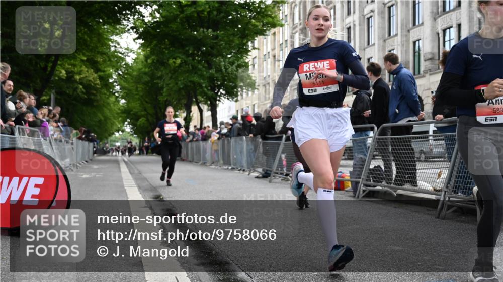 14.06.2026 - REWE Women's Run J. Mangold http://msf.ph/oto/9758066 14.06.2026 10:58:07 Ziel 5107, 5111, 5303, 5320, 5871, 5898 meine-sportfotos.de