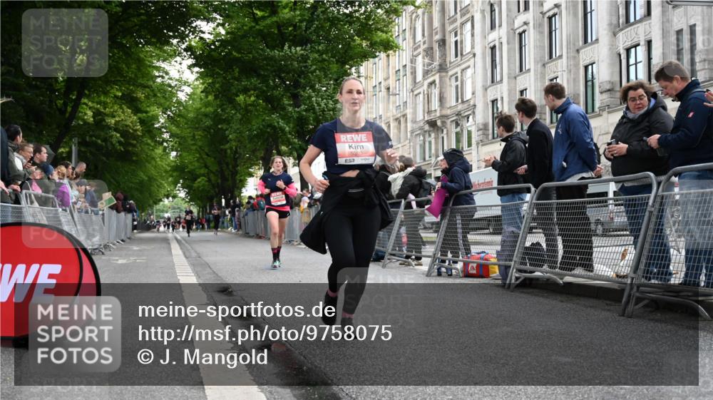 14.06.2026 - REWE Women's Run J. Mangold http://msf.ph/oto/9758075 14.06.2026 10:58:09 Ziel 5107, 5111, 5303, 5320, 5871, 5898 meine-sportfotos.de