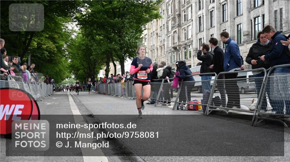 14.06.2026 - REWE Women's Run J. Mangold http://msf.ph/oto/9758081 14.06.2026 10:58:11 Ziel 5107, 5303, 5871, 5898 meine-sportfotos.de