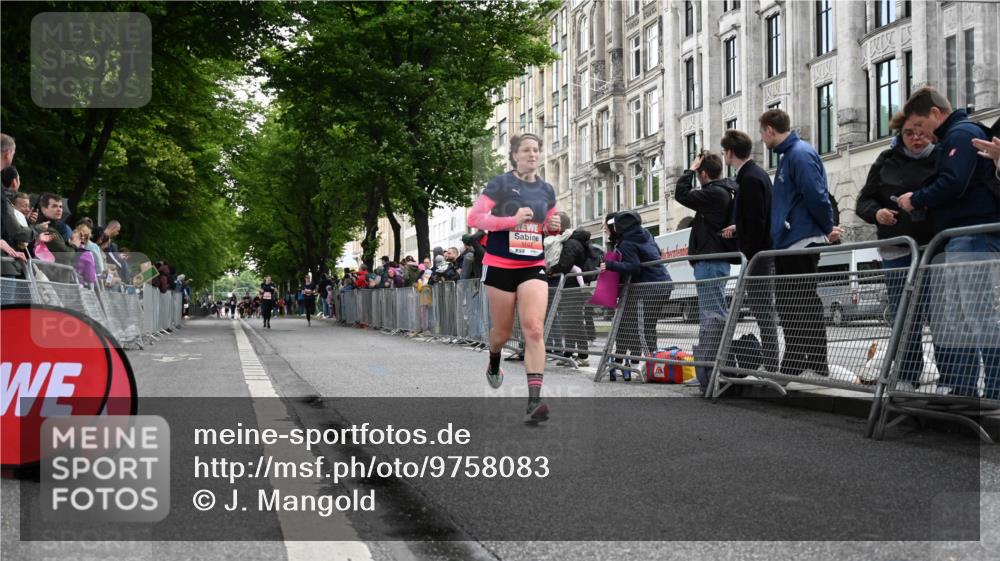 14.06.2026 - REWE Women's Run J. Mangold http://msf.ph/oto/9758083 14.06.2026 10:58:11 Ziel 5107, 5303, 5871, 5898 meine-sportfotos.de