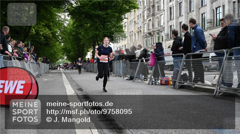 14.06.2026 - REWE Women's Run J. Mangold http://msf.ph/oto/9758095 14.06.2026 10:58:18 Ziel 5086, 5980 meine-sportfotos.de