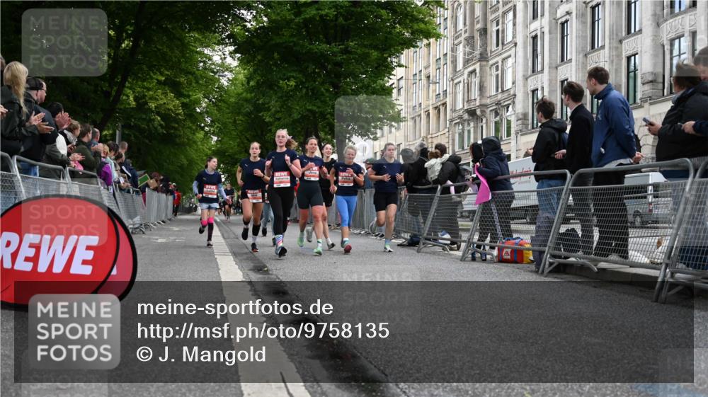 14.06.2026 - REWE Women's Run J. Mangold http://msf.ph/oto/9758135 14.06.2026 10:58:32 Ziel 5066, 5067, 5402, 5553, 5585, 5616, 5741, 5766, 5911, 6036 meine-sportfotos.de
