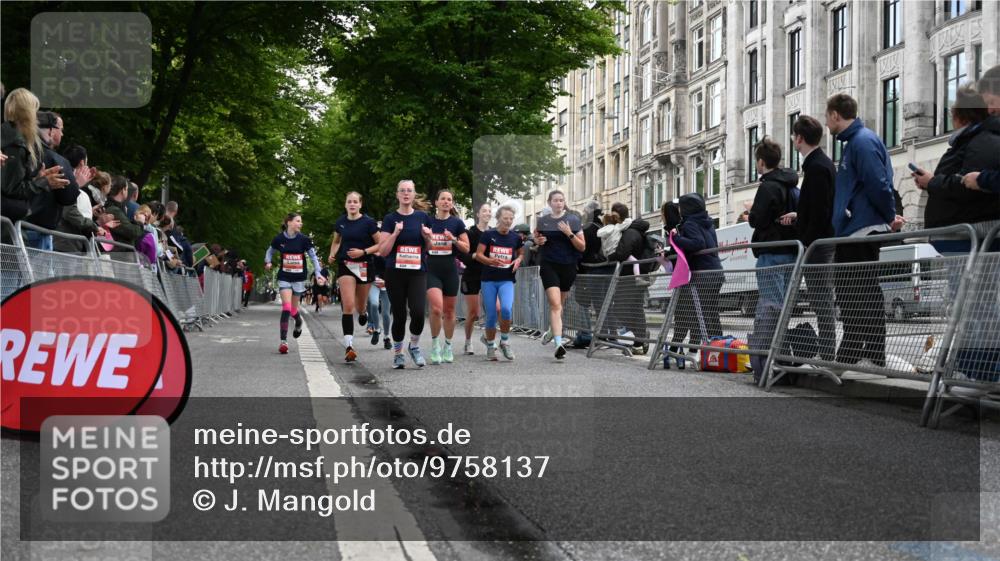14.06.2026 - REWE Women's Run J. Mangold http://msf.ph/oto/9758137 14.06.2026 10:58:32 Ziel 5066, 5067, 5402, 5553, 5585, 5616, 5741, 5766, 5911, 6036 meine-sportfotos.de
