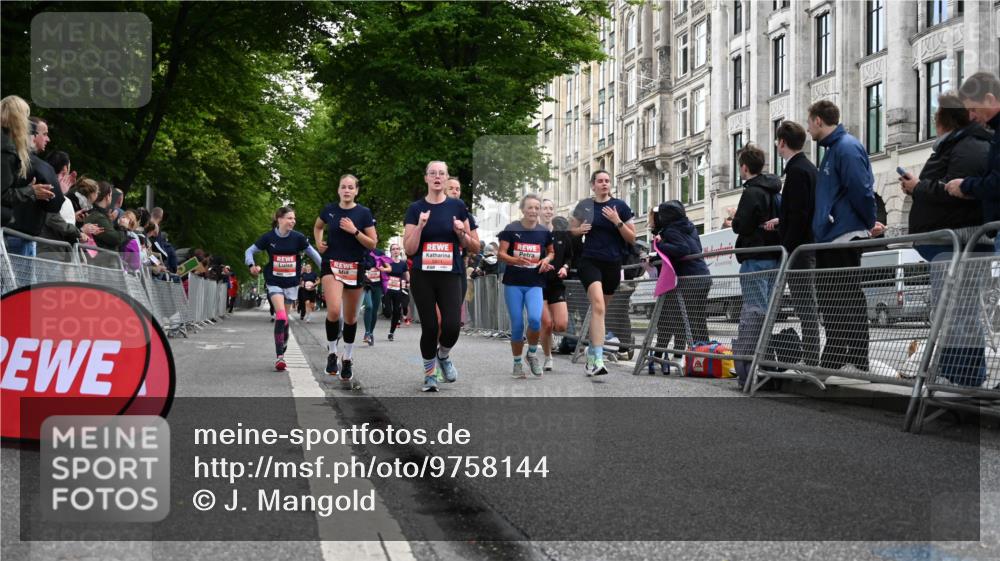 14.06.2026 - REWE Women's Run J. Mangold http://msf.ph/oto/9758144 14.06.2026 10:58:33 Ziel 5066, 5067, 5402, 5553, 5585, 5616, 5741, 5766, 5911, 6036 meine-sportfotos.de