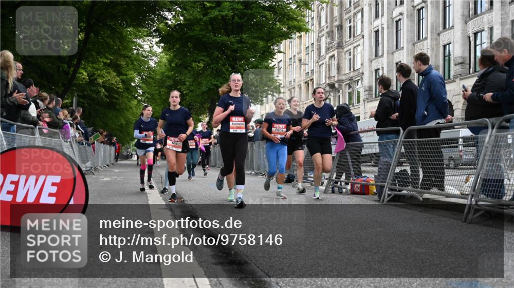 14.06.2026 - REWE Women's Run J. Mangold http://msf.ph/oto/9758146 14.06.2026 10:58:33 Ziel 5066, 5067, 5402, 5553, 5585, 5616, 5741, 5766, 5911, 6036 meine-sportfotos.de