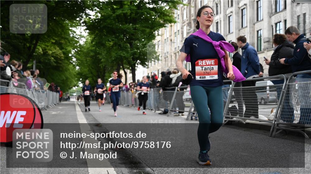 14.06.2026 - REWE Women's Run J. Mangold http://msf.ph/oto/9758176 14.06.2026 10:58:37 Ziel 5066, 5067, 5142, 5144, 5154, 5226, 5376, 5402, 5553, 5585, 5616, 5741, 5766, 5911, 6036 meine-sportfotos.de