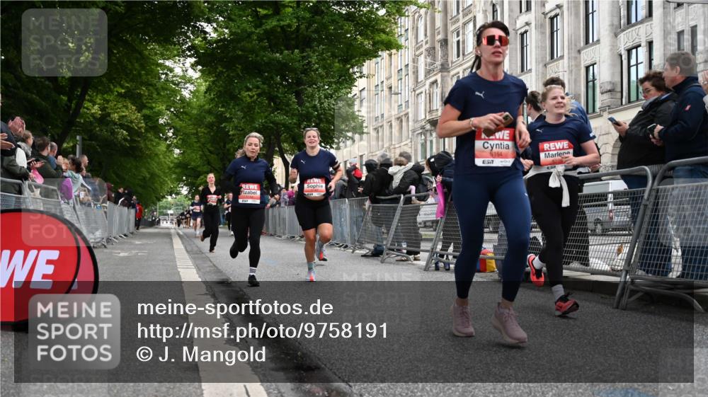 14.06.2026 - REWE Women's Run J. Mangold http://msf.ph/oto/9758191 14.06.2026 10:58:40 Ziel 5142, 5144, 5154, 5226, 5376, 5553, 5741, 5986 meine-sportfotos.de