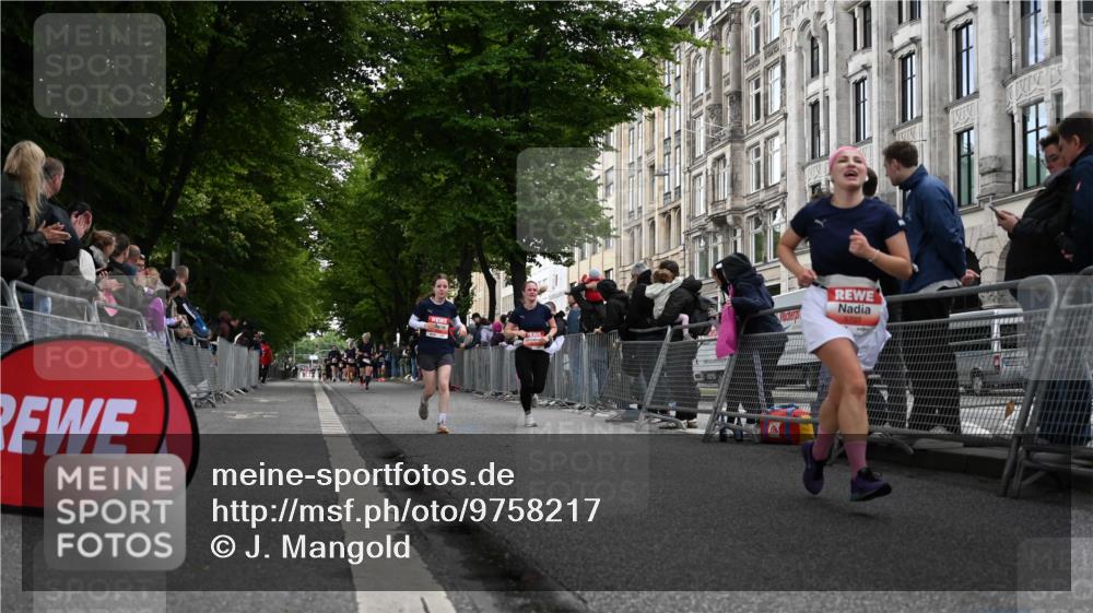 14.06.2026 - REWE Women's Run J. Mangold http://msf.ph/oto/9758217 14.06.2026 10:58:46 Ziel 5376, 5595, 5675, 5703, 5986 meine-sportfotos.de