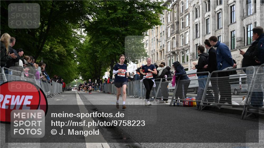 14.06.2026 - REWE Women's Run J. Mangold http://msf.ph/oto/9758223 14.06.2026 10:58:47 Ziel 5595, 5675, 5703, 5986 meine-sportfotos.de
