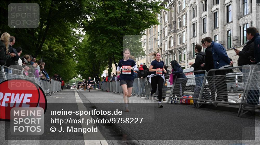 14.06.2026 - REWE Women's Run J. Mangold http://msf.ph/oto/9758227 14.06.2026 10:58:48 Ziel 5595, 5675, 5703, 5986 meine-sportfotos.de